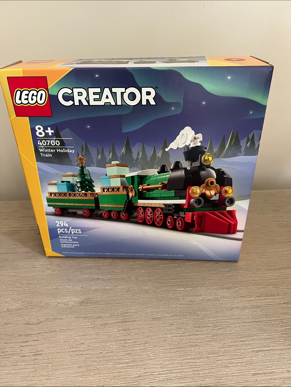 New in box Lego creator winter holiday train 40700 294 pieces